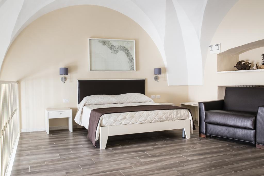 Faro Bianco Gallipoli - Suites & Apartments Extérieur photo