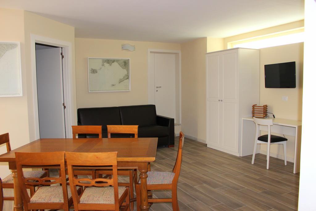 Faro Bianco Gallipoli - Suites & Apartments Extérieur photo