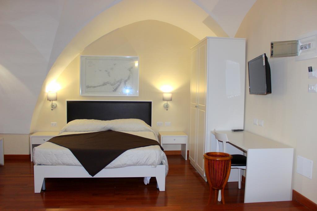 Faro Bianco Gallipoli - Suites & Apartments Extérieur photo