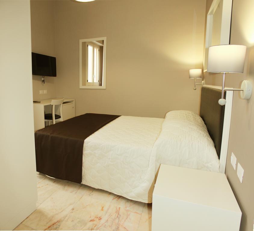 Faro Bianco Gallipoli - Suites & Apartments Extérieur photo